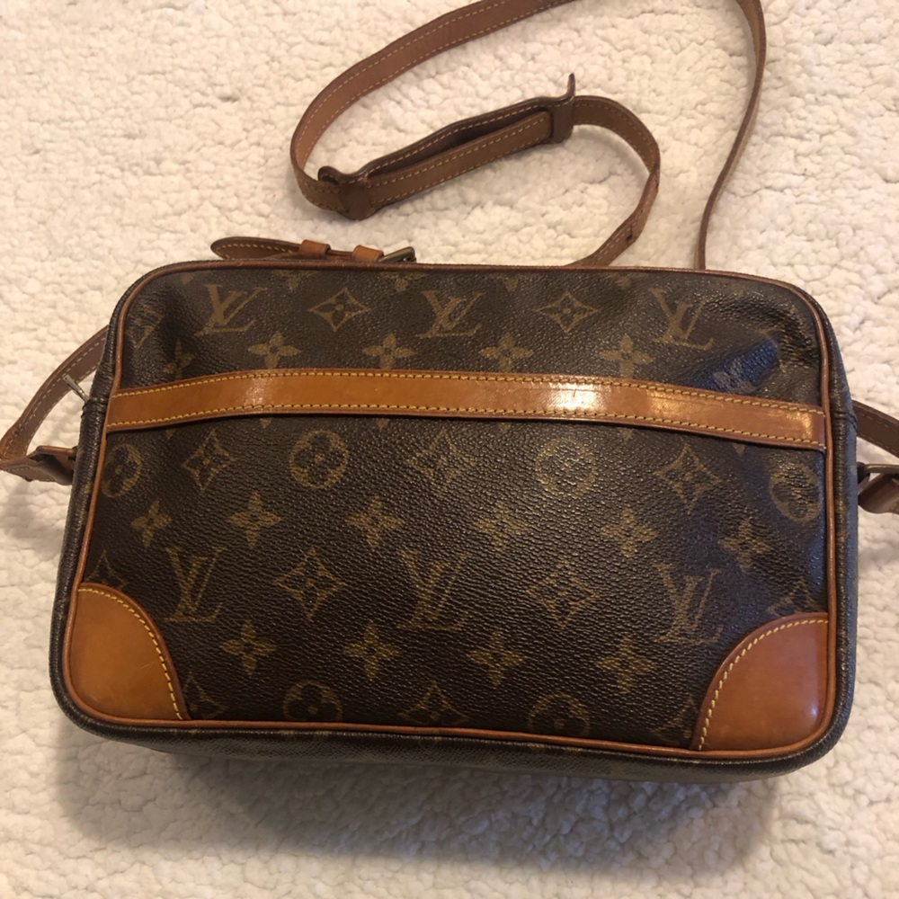 Louis Vuitton Vintage Monogram Canvas Messenger Bag